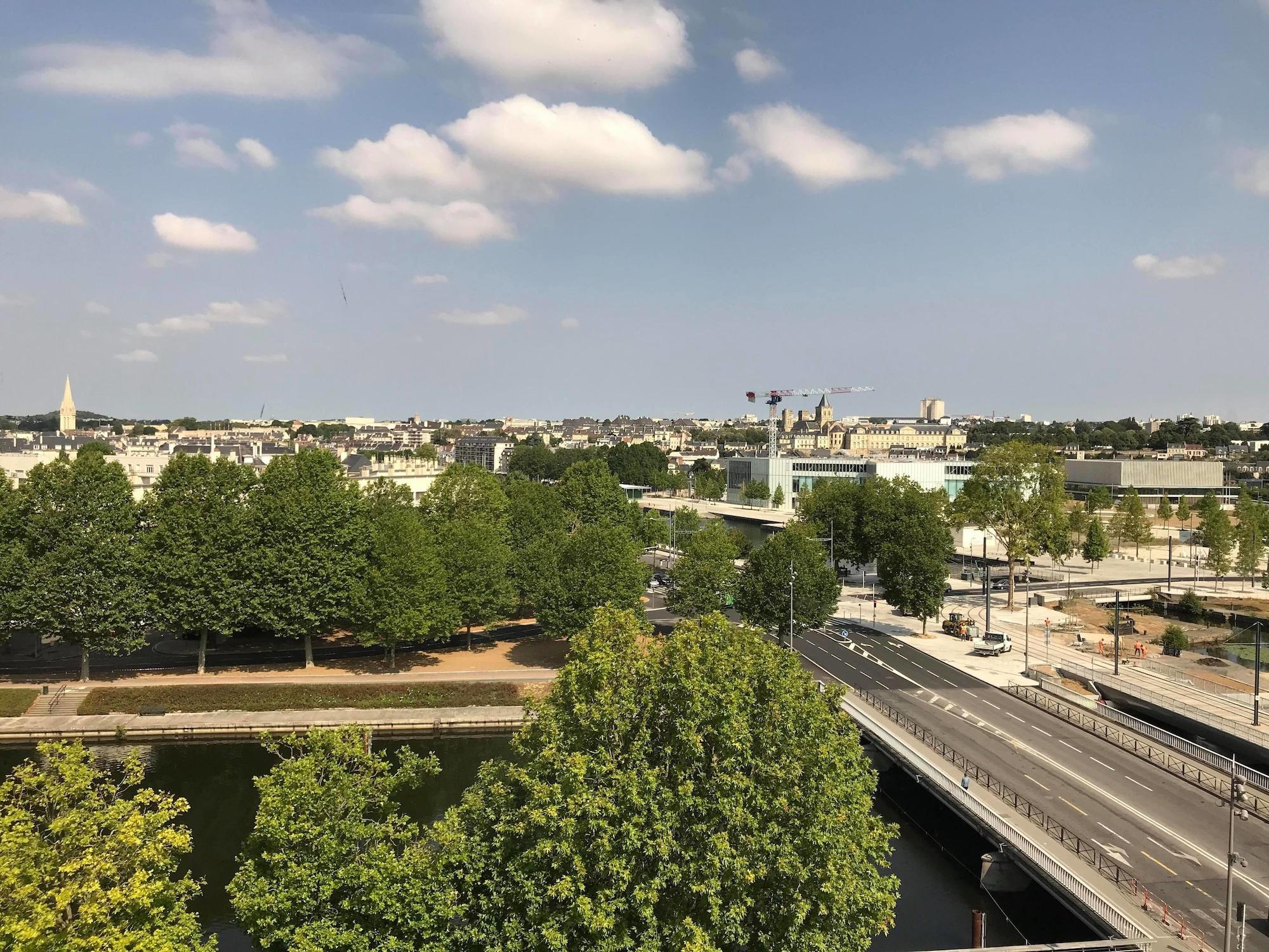 Hotel Ibis Styles Caen Centre Gare Esterno foto