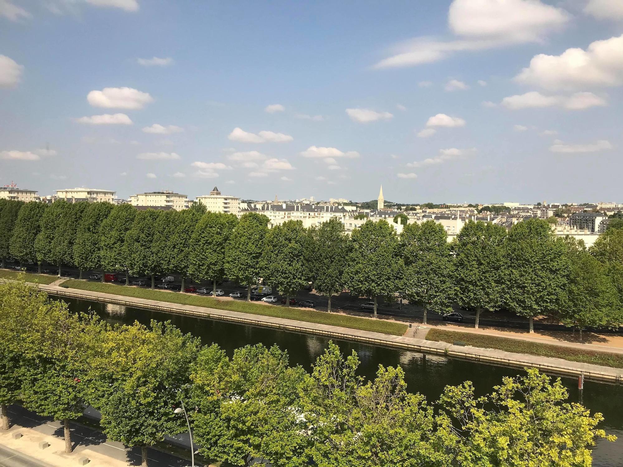 Hotel Ibis Styles Caen Centre Gare Esterno foto