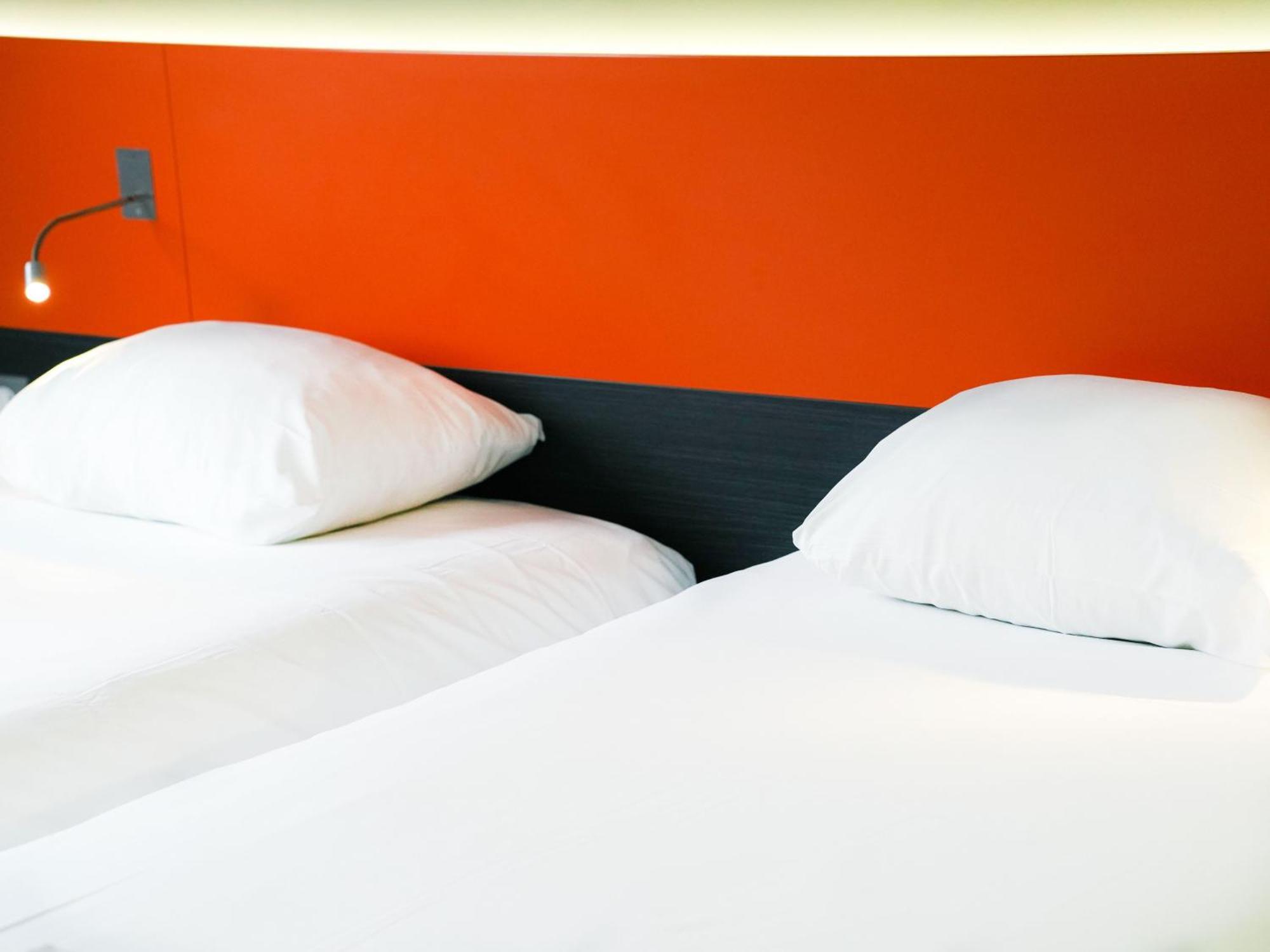 Hotel Ibis Styles Caen Centre Gare Esterno foto