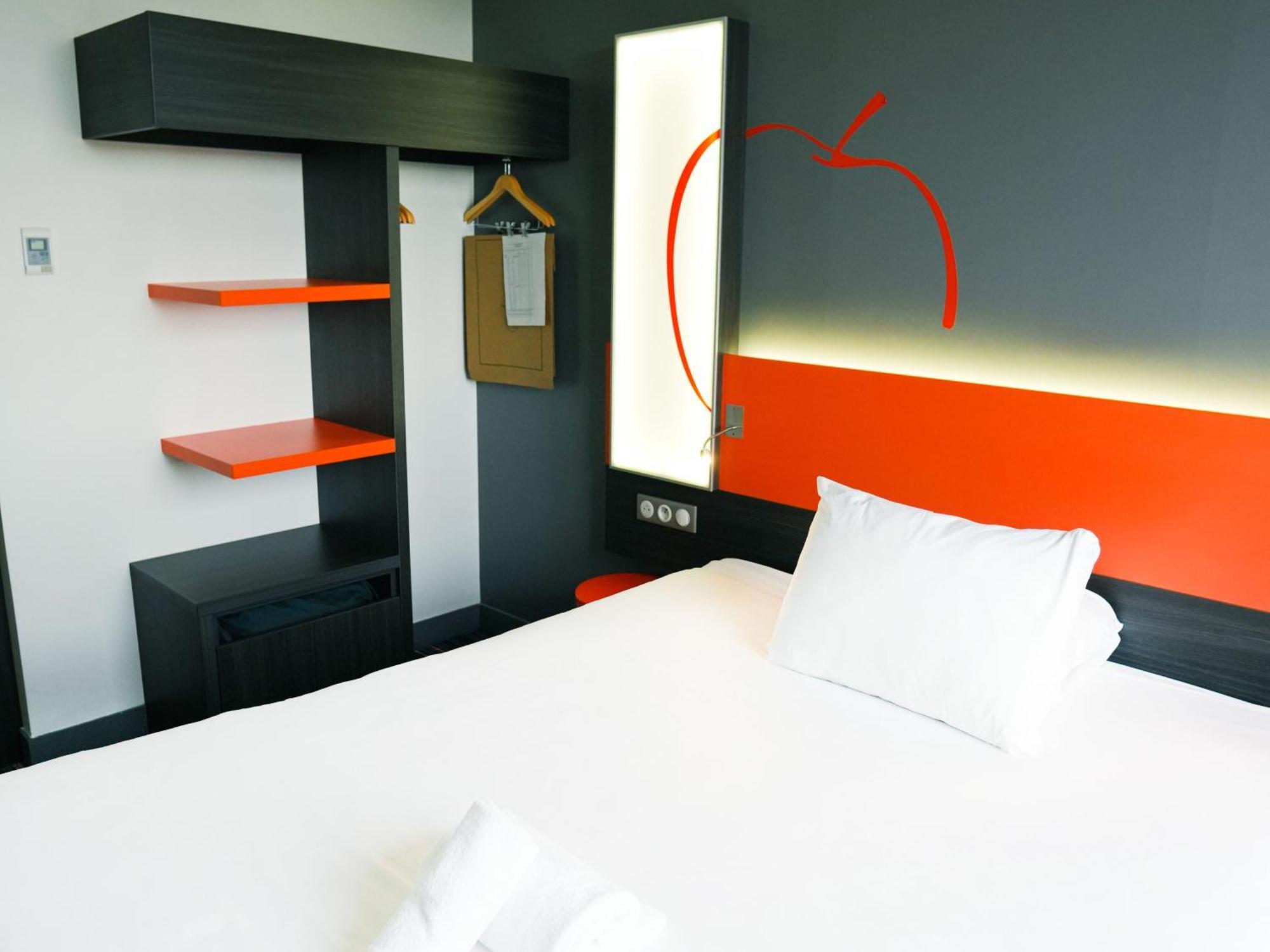Hotel Ibis Styles Caen Centre Gare Esterno foto