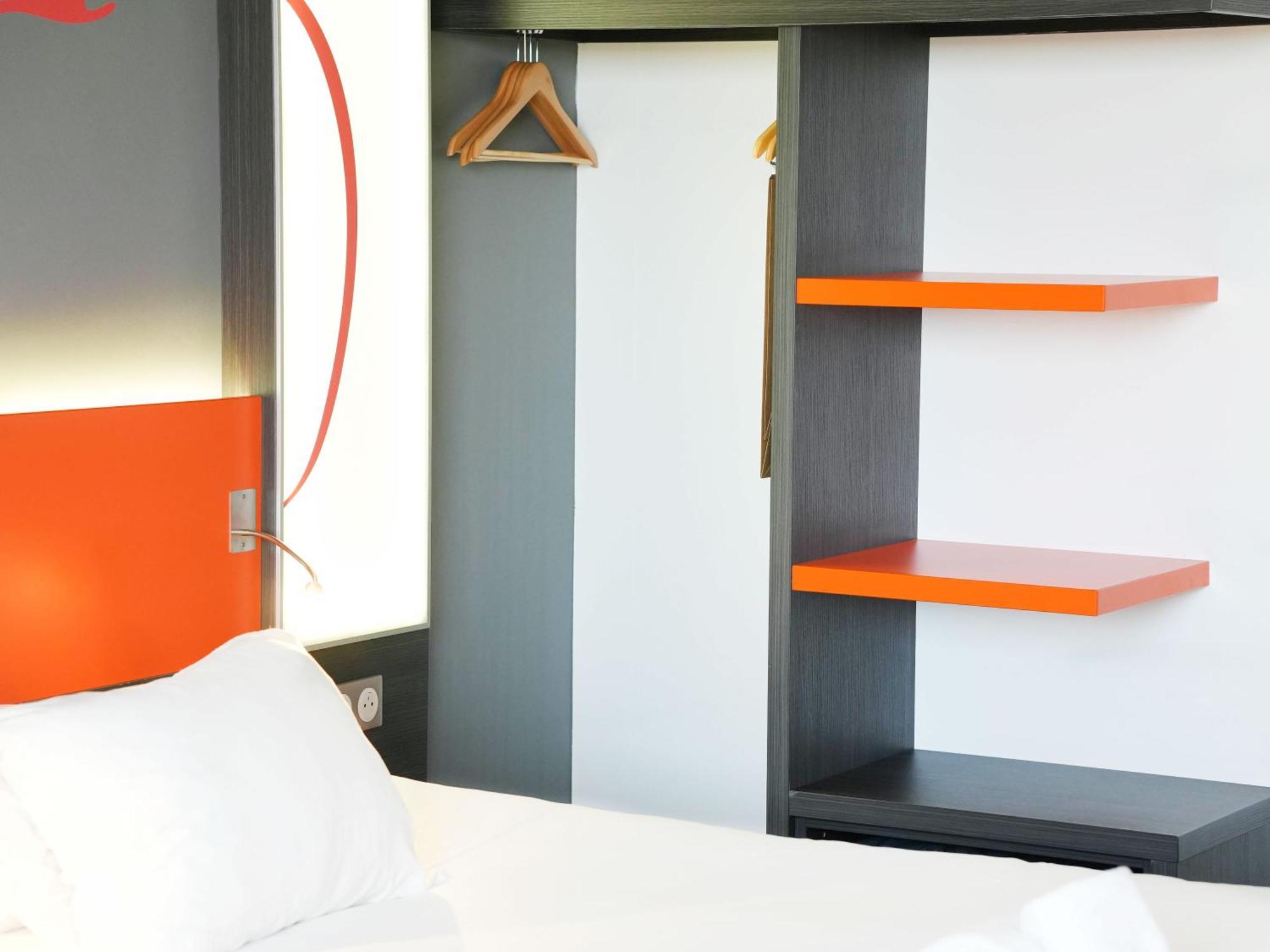 Hotel Ibis Styles Caen Centre Gare Esterno foto