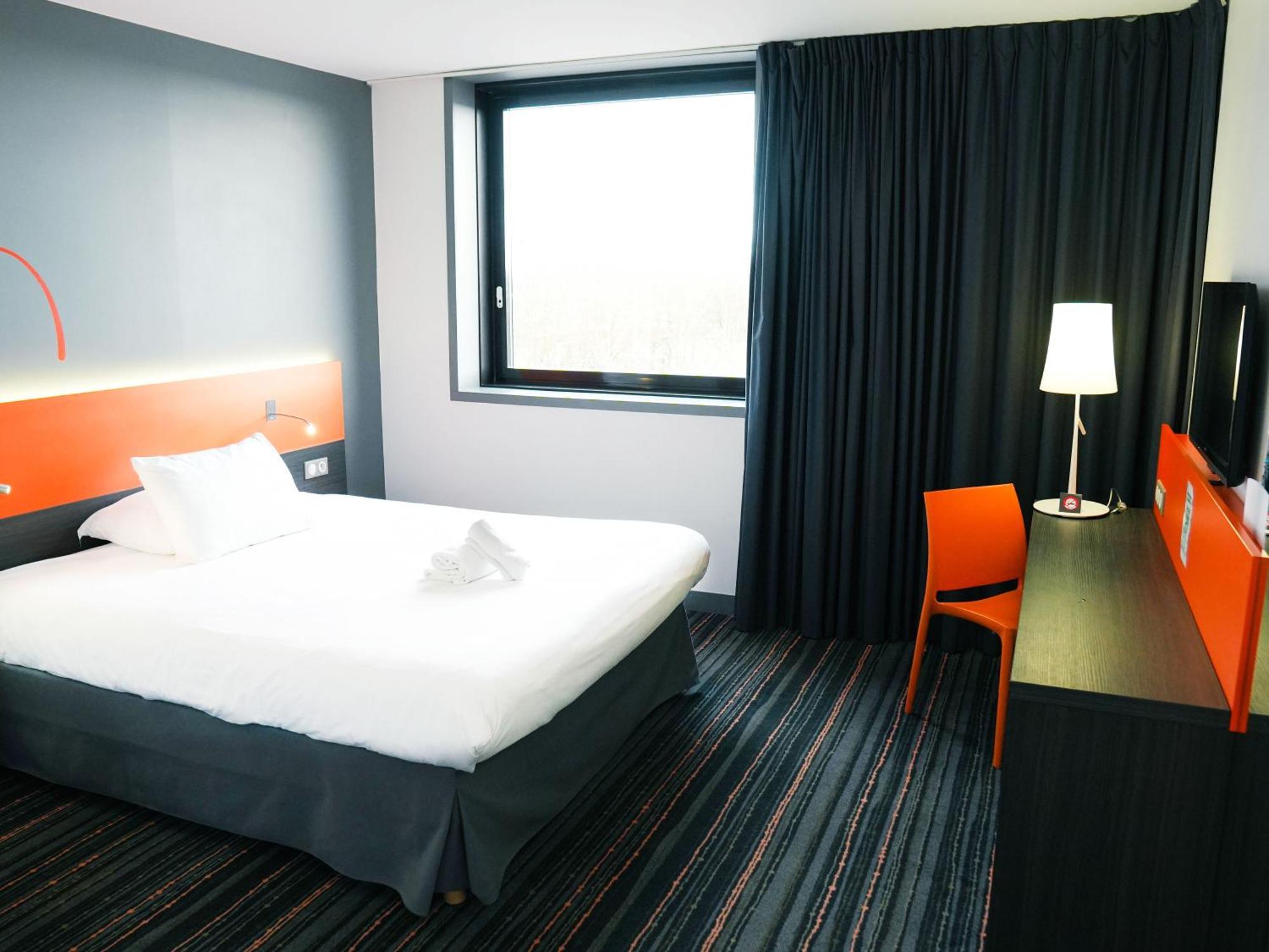 Hotel Ibis Styles Caen Centre Gare Esterno foto
