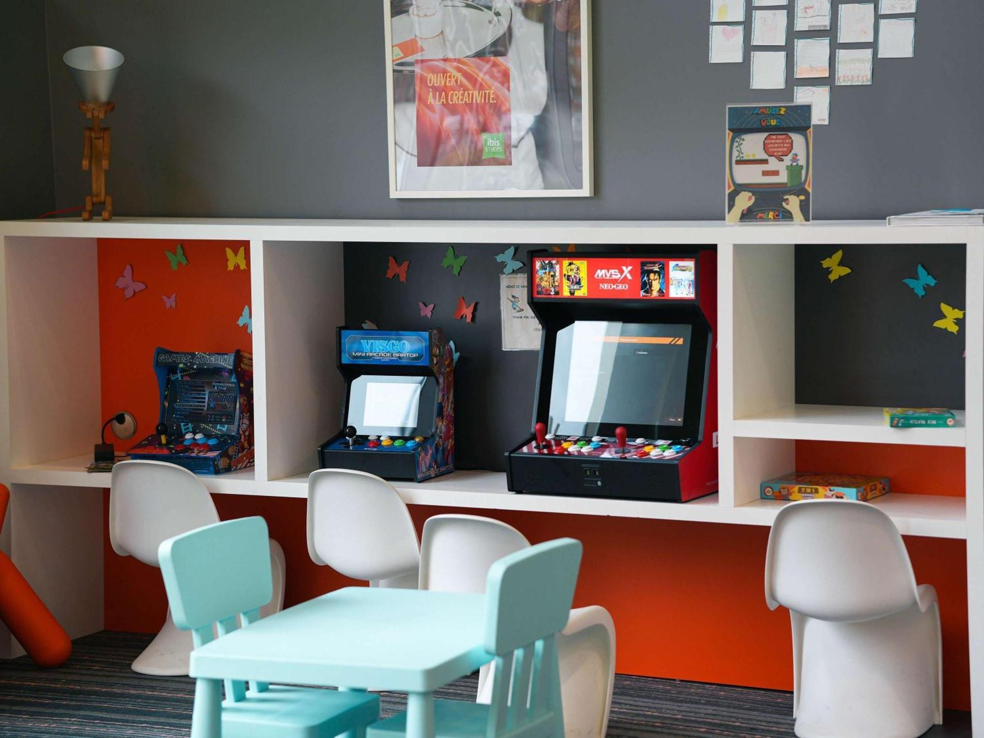 Hotel Ibis Styles Caen Centre Gare Esterno foto
