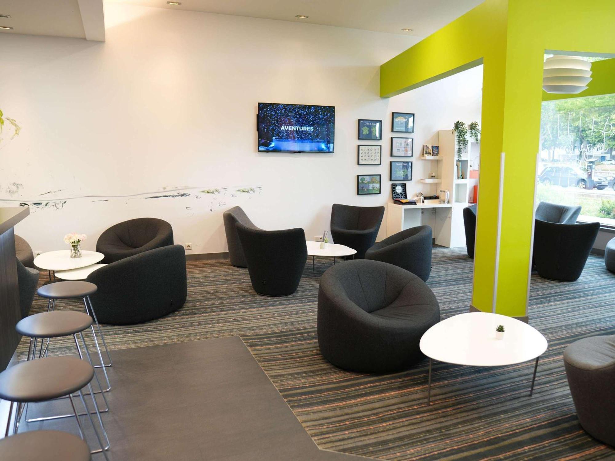 Hotel Ibis Styles Caen Centre Gare Esterno foto