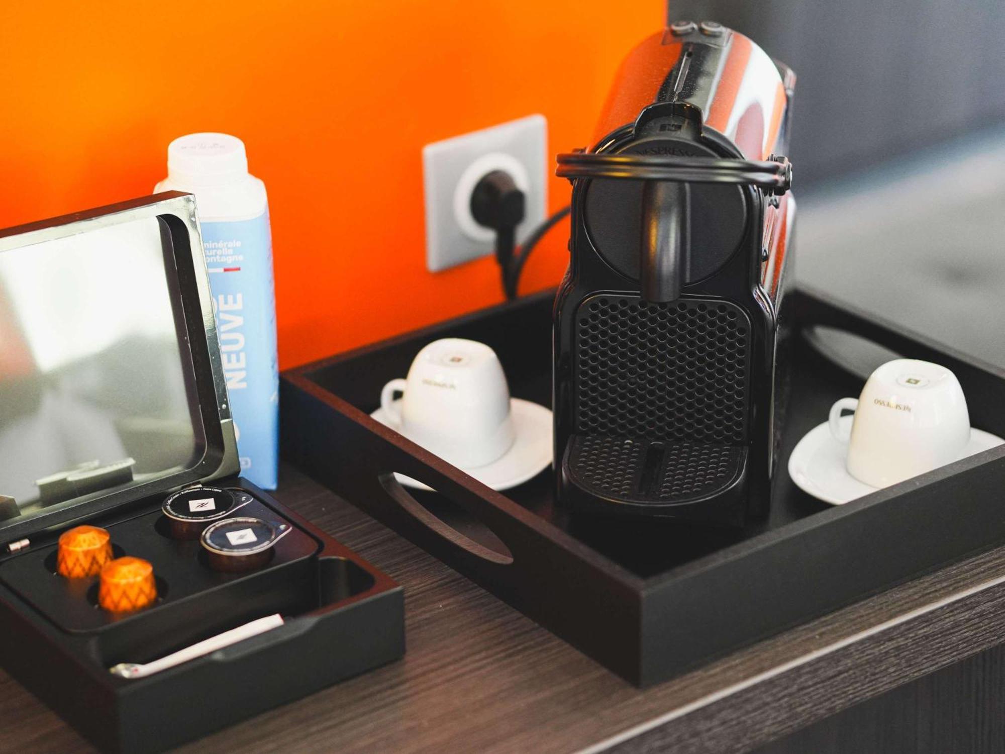Hotel Ibis Styles Caen Centre Gare Esterno foto